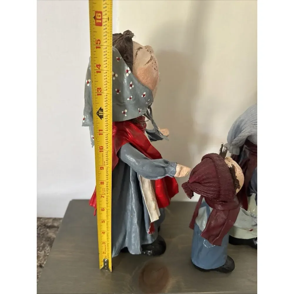 RARE VINTAGE PAPER MACHE CHRISTMAS CAROLERS FIGURES SET - UNIQUE - CUTE XMAS